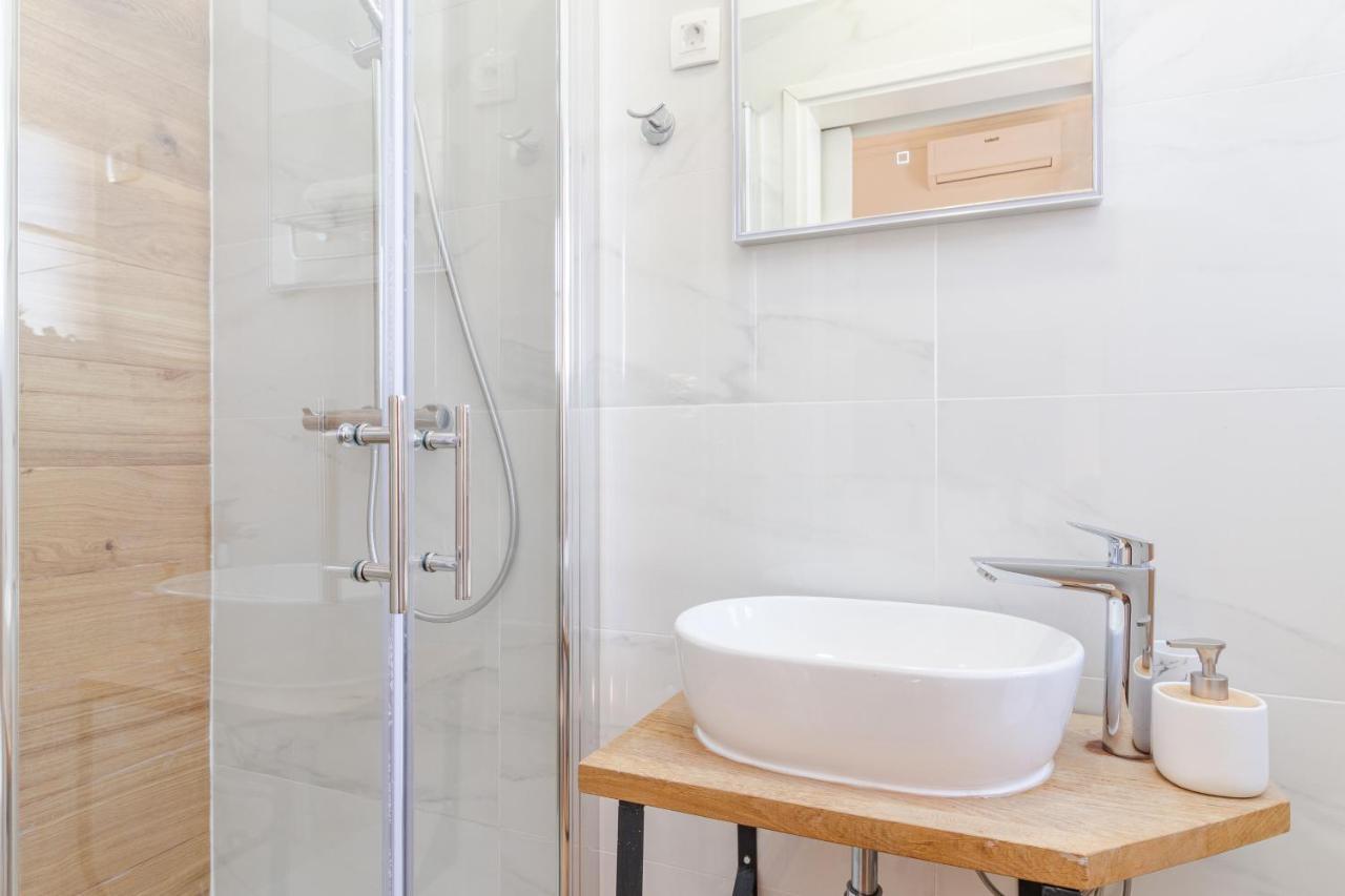 Apartment Augier - Elegant & Spacious - City Centre Pula Bagian luar foto