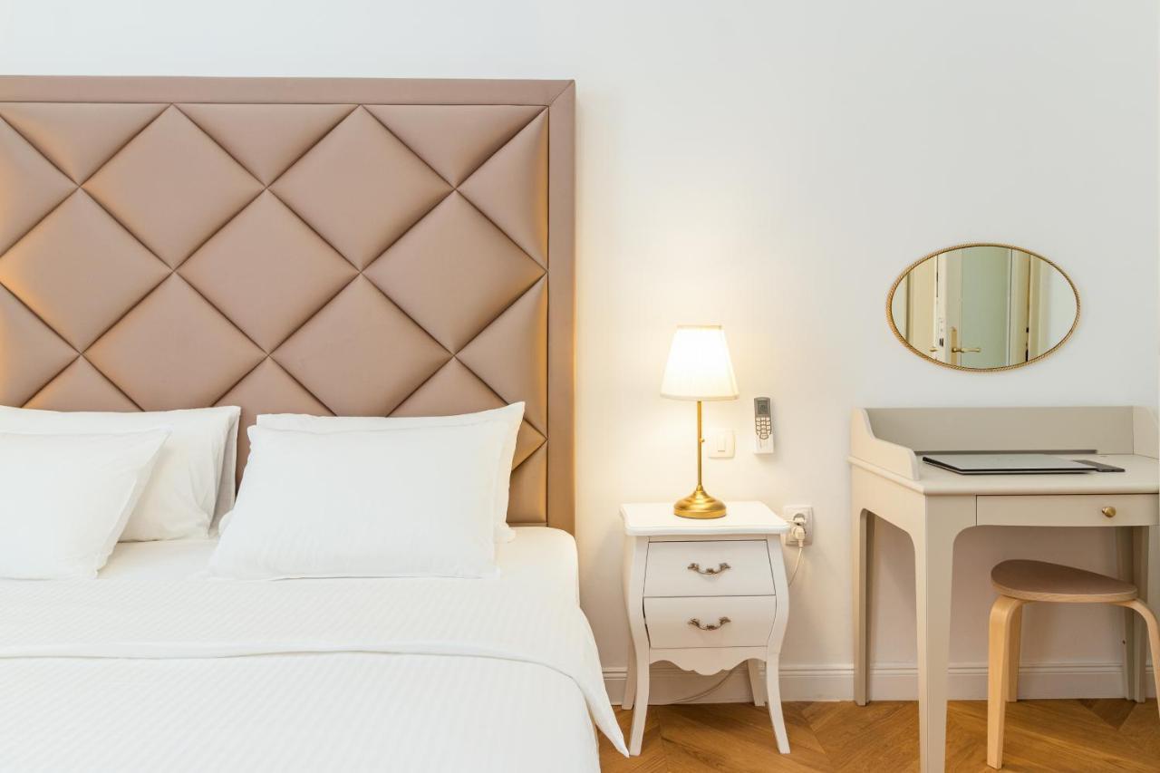Apartment Augier - Elegant & Spacious - City Centre Pula Bagian luar foto