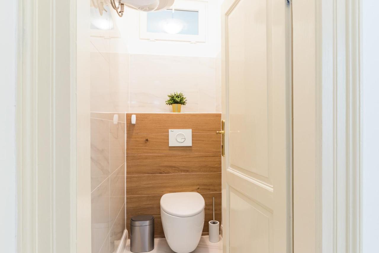 Apartment Augier - Elegant & Spacious - City Centre Pula Bagian luar foto
