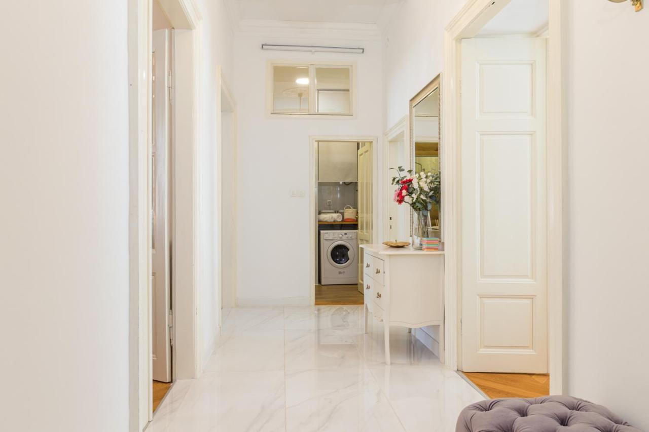 Apartment Augier - Elegant & Spacious - City Centre Pula Bagian luar foto