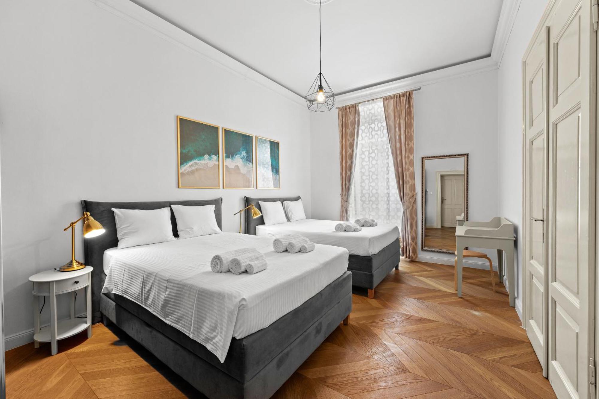 Apartment Augier - Elegant & Spacious - City Centre Pula Bagian luar foto